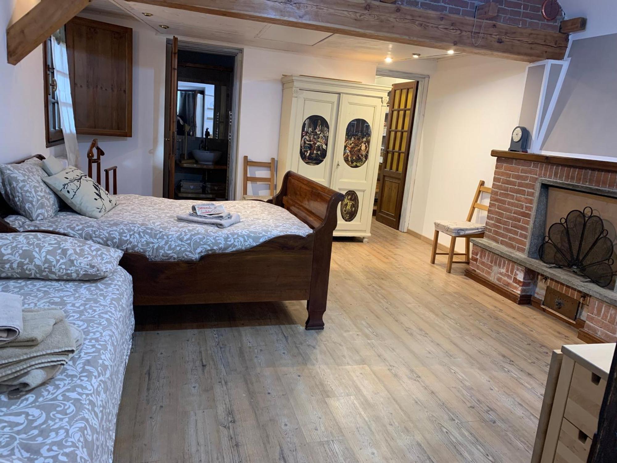 Casarte: Monolocale Terra Apartment Alpignano Luaran gambar